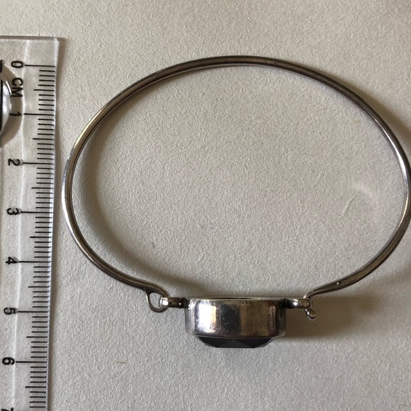 Silver bracelet with ~unknown~ purple stone - Picture 6 of 7